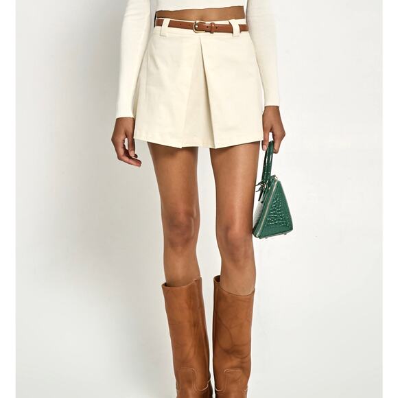 Kourt Dresses & Skirts - New $122 Kourt ecru skirt skort pleated size 2